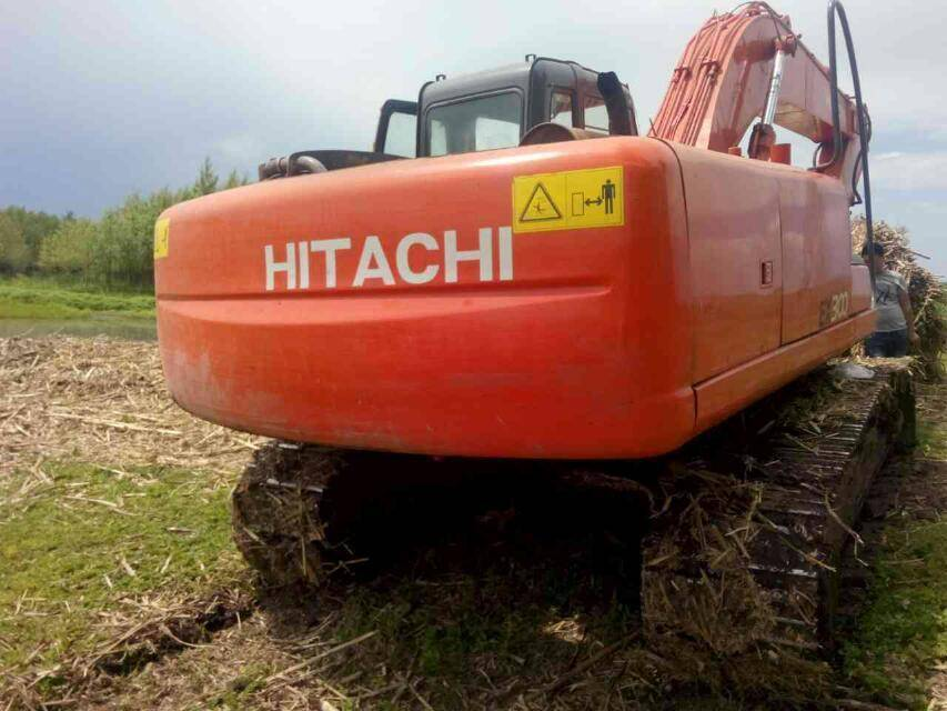 Hitachi ZAXIS120 ఎక్స్‌కవేటర్ నెమ్మదిగా నడవడాన్ని ఎలా నిర్ధారించాలి?